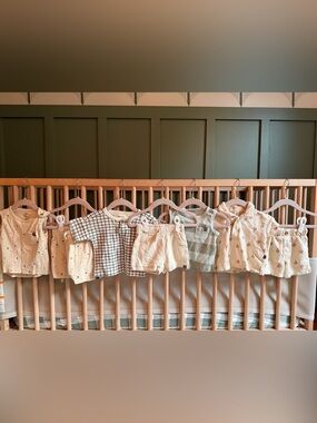 Gerber Neutral Beige and Cream Baby Clothing Set 9-12 mo